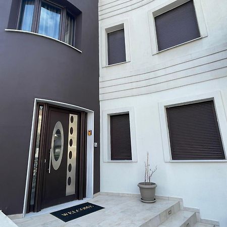 Aretoysa Center Luxury Suites 2 Néa Péramos エクステリア 写真