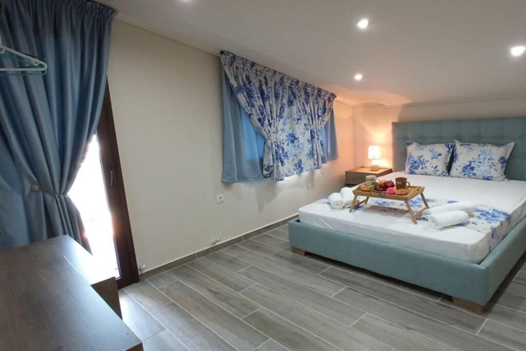 Aretoysa Center Luxury Suites 2 Néa Péramos エクステリア 写真