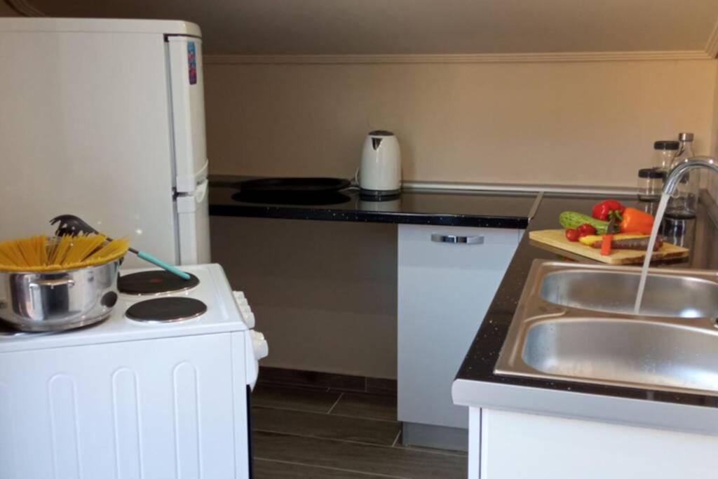 Aretoysa Center Luxury Suites 2 Néa Péramos エクステリア 写真
