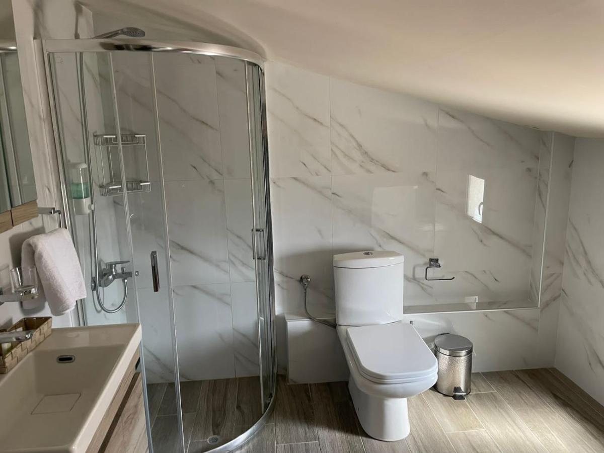 Aretoysa Center Luxury Suites 2 Néa Péramos エクステリア 写真